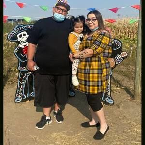 Meet your Posher, Leonela